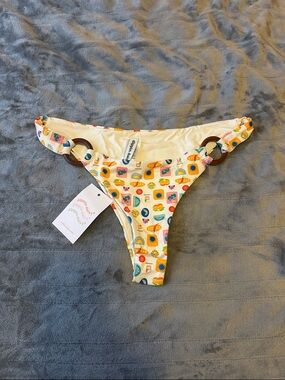 Size L Dippin' Daisy's Multicolor Print and Wooden Rings Detail Bikini Bottoms